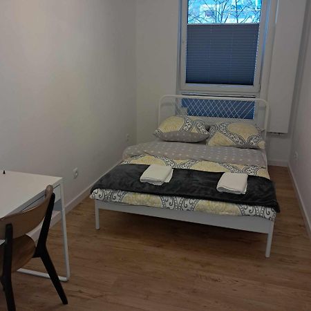 Apartament Julia 1-4 Os Starowapiennikowa 42A Z Balkonem Ze Sniadaniem Kontynentalnym Kielce Esterno foto