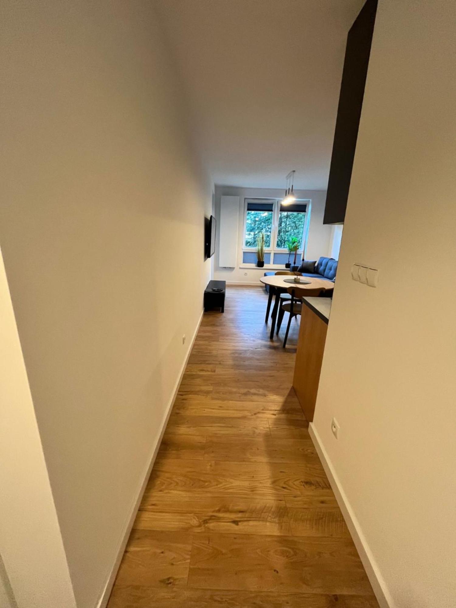 Apartament Julia 1-4 Os Starowapiennikowa 42A Z Balkonem Ze Sniadaniem Kontynentalnym Kielce Esterno foto
