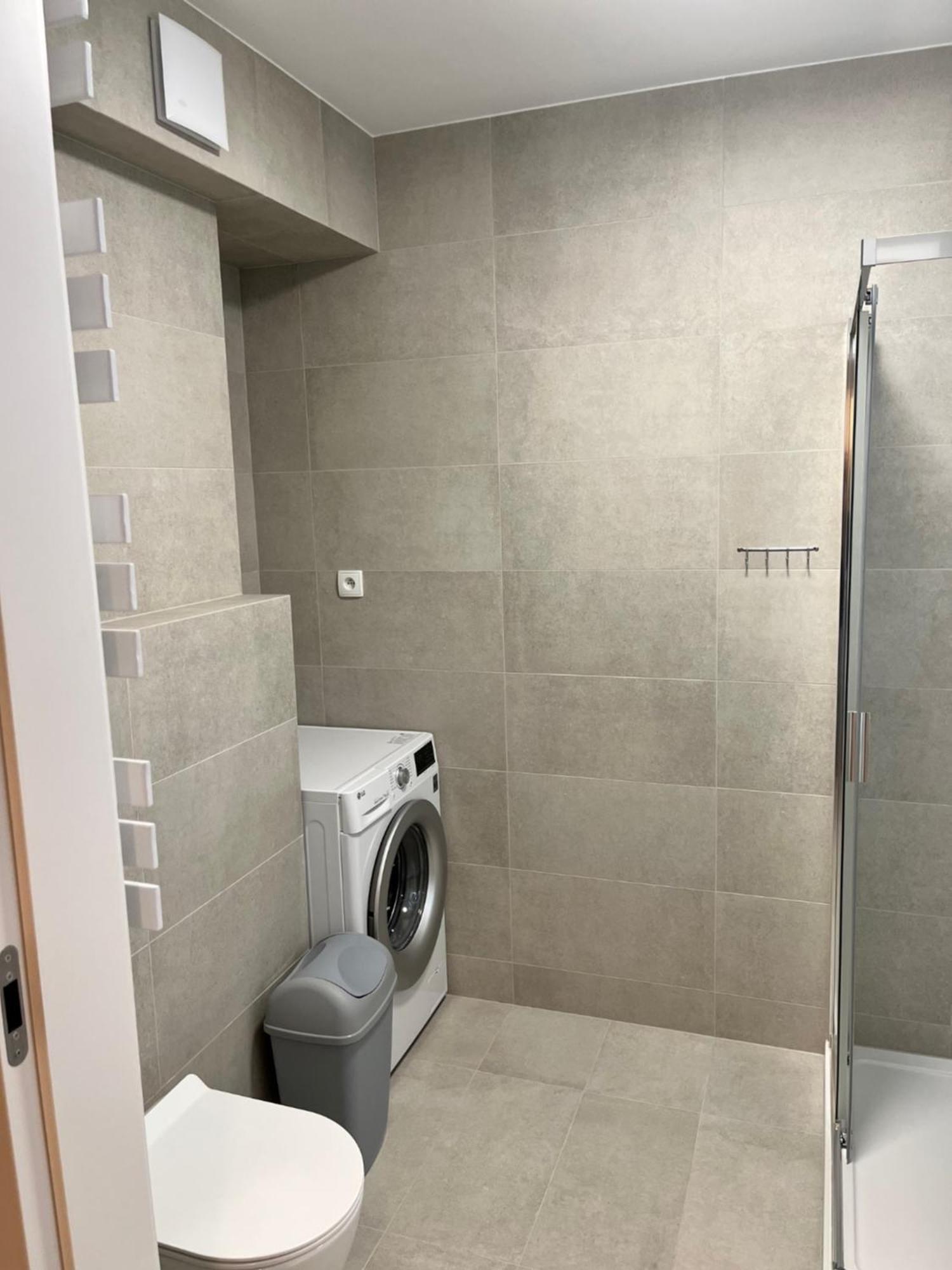 Apartament Julia 1-4 Os Starowapiennikowa 42A Z Balkonem Ze Sniadaniem Kontynentalnym Kielce Esterno foto