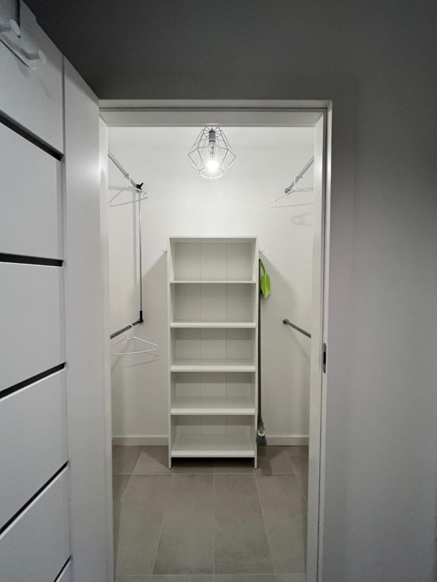Apartament Julia 1-4 Os Starowapiennikowa 42A Z Balkonem Ze Sniadaniem Kontynentalnym Kielce Esterno foto