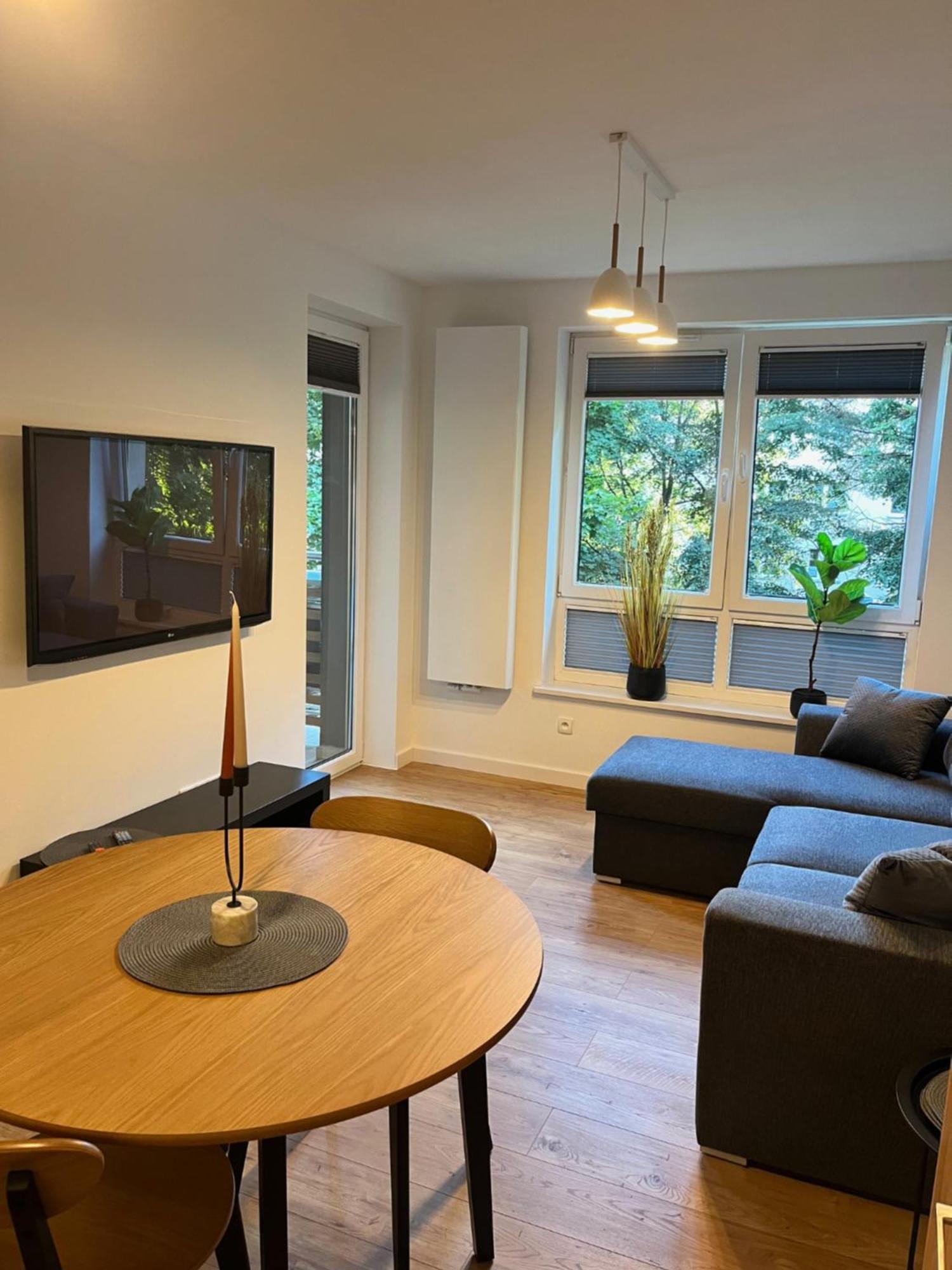 Apartament Julia 1-4 Os Starowapiennikowa 42A Z Balkonem Ze Sniadaniem Kontynentalnym Kielce Esterno foto
