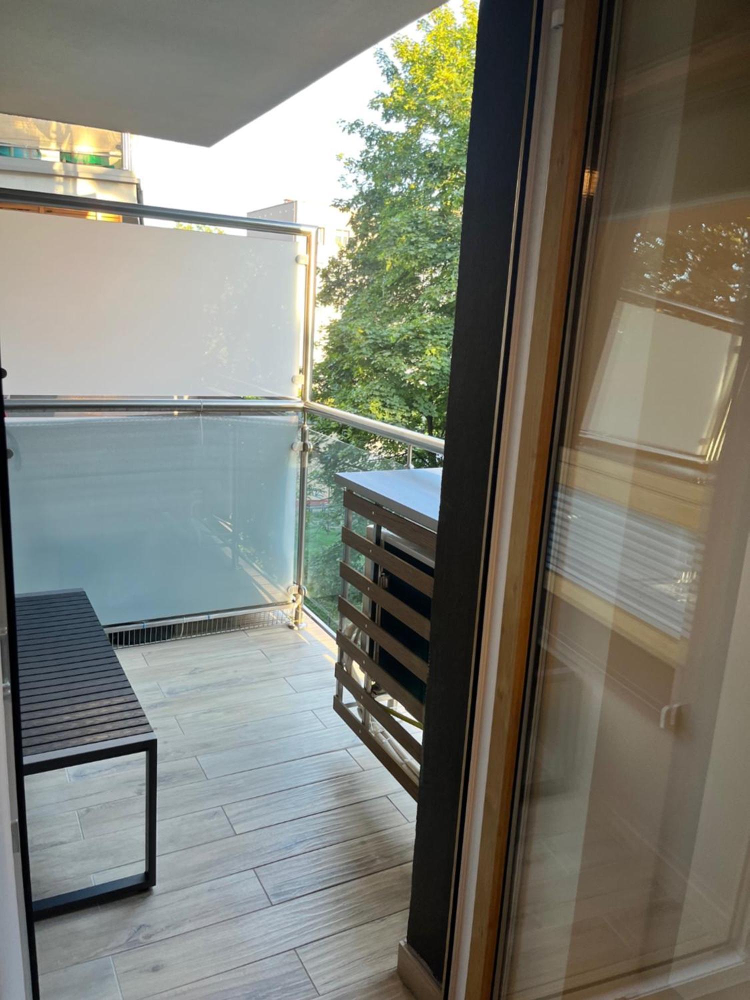 Apartament Julia 1-4 Os Starowapiennikowa 42A Z Balkonem Ze Sniadaniem Kontynentalnym Kielce Esterno foto