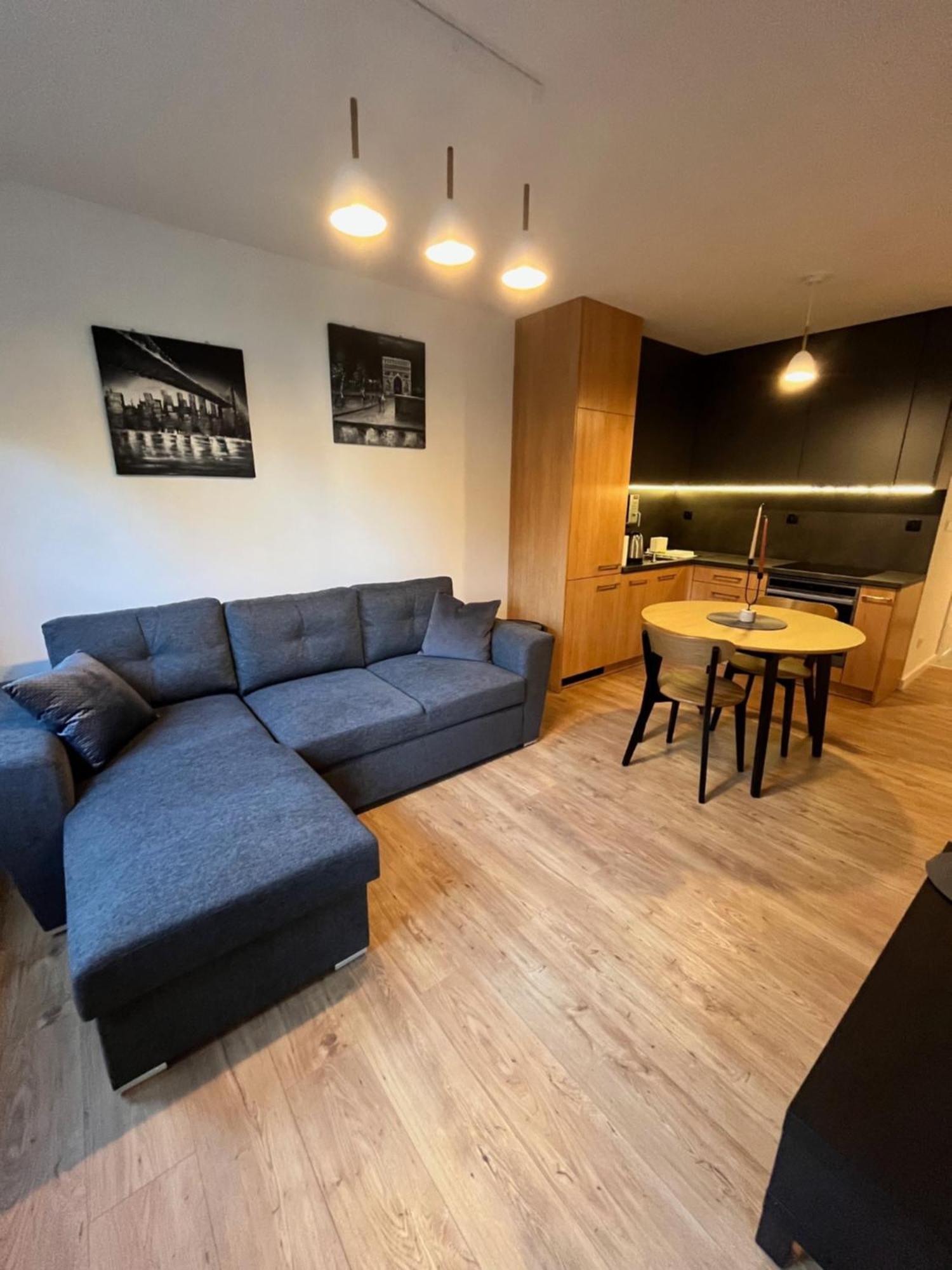 Apartament Julia 1-4 Os Starowapiennikowa 42A Z Balkonem Ze Sniadaniem Kontynentalnym Kielce Esterno foto