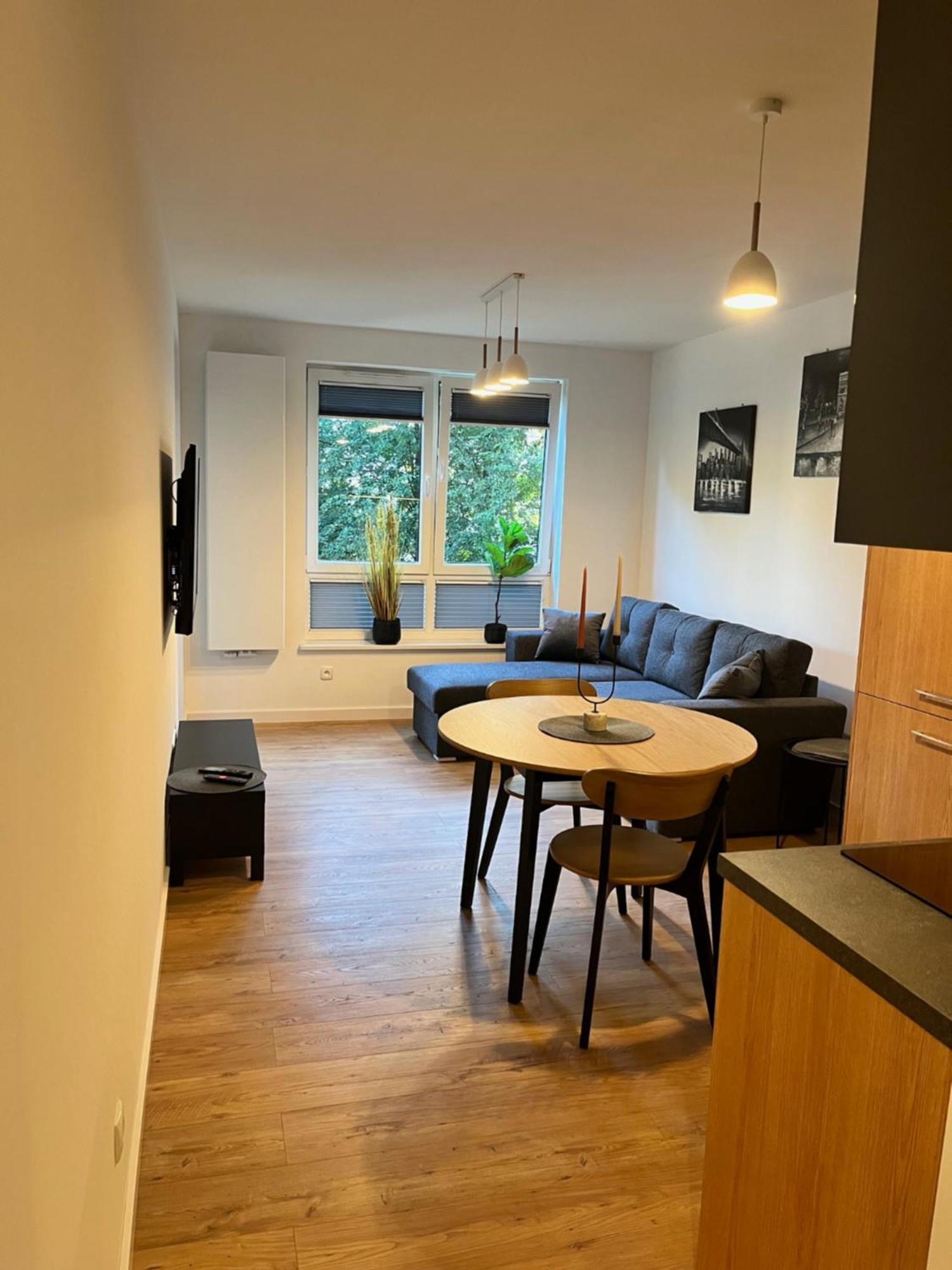 Apartament Julia 1-4 Os Starowapiennikowa 42A Z Balkonem Ze Sniadaniem Kontynentalnym Kielce Esterno foto