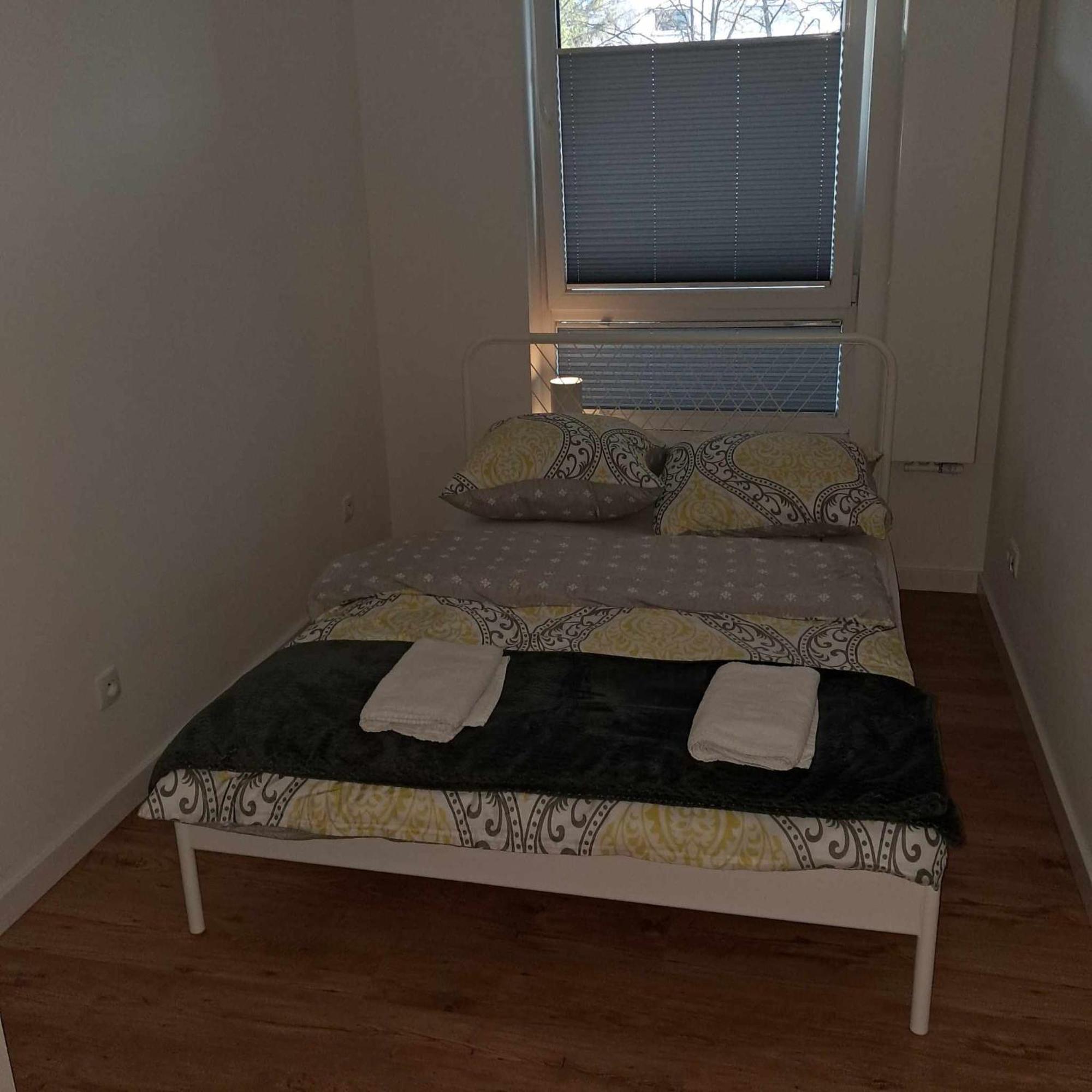 Apartament Julia 1-4 Os Starowapiennikowa 42A Z Balkonem Ze Sniadaniem Kontynentalnym Kielce Esterno foto